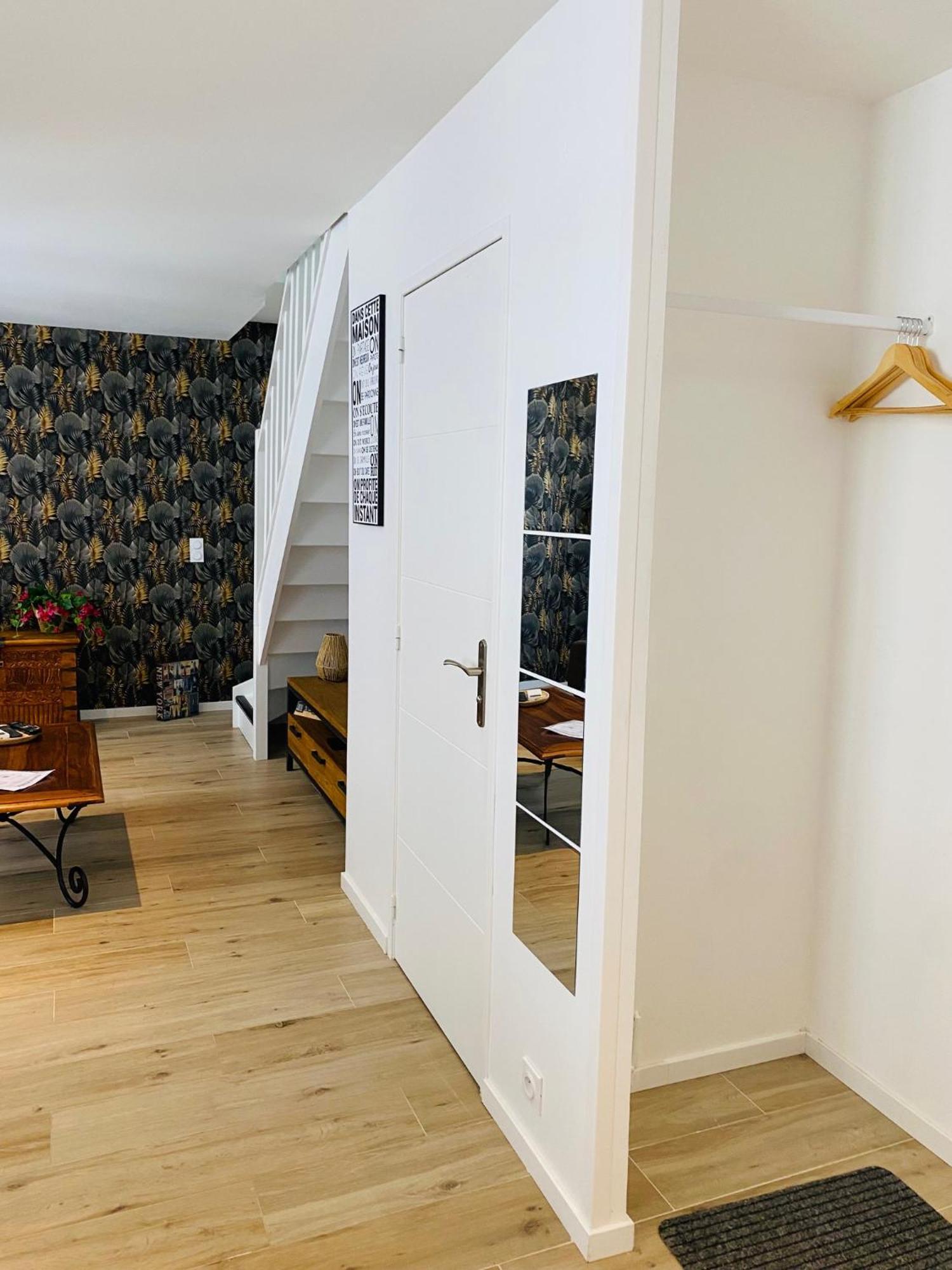 Douillet Et Coquet Appartement Climatise - Parking Prive Gratuit - Centre Montpellier Luaran gambar